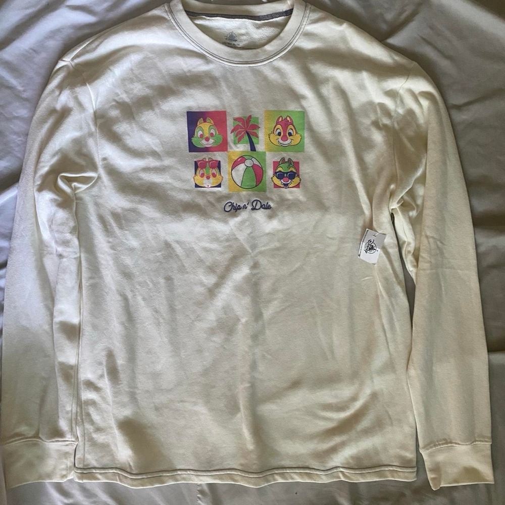 NWT Disney Long Sleeve Sweater Sweatshirt Cream Chip N Dale Beach Whimsy Top